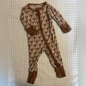 Little Sleepies Zippy in Rust Rainbow (NB)